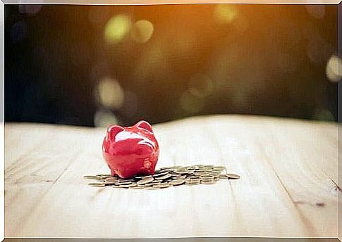 Piggy bank to simplify the economy